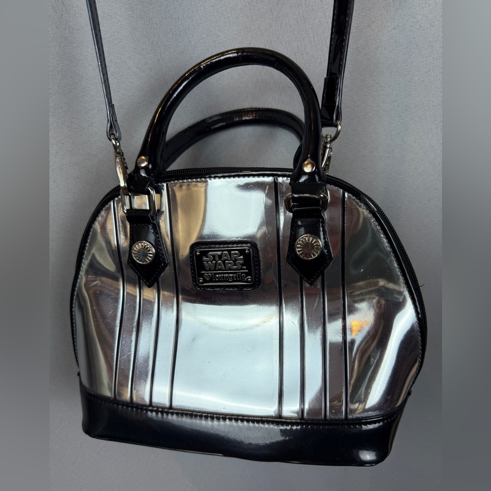 Loungefly Star Wars The Force Awakens Captain Phasma Silver Handbag & Wallet